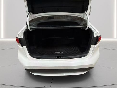 Used 2020 Toyota Corolla L FWD image 16