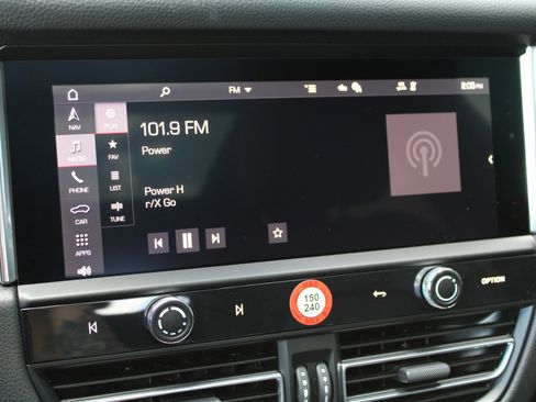 New 2026 Porsche Macan image 19