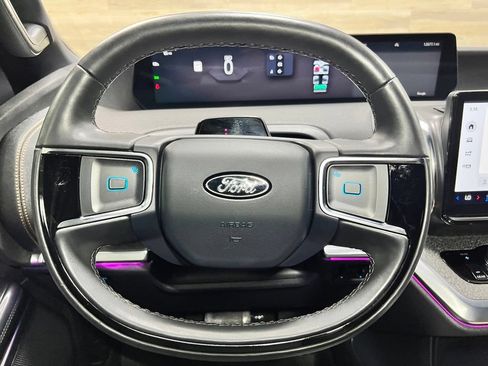 Used 2025 Ford Expedition Tremor AWD/4WD image 25