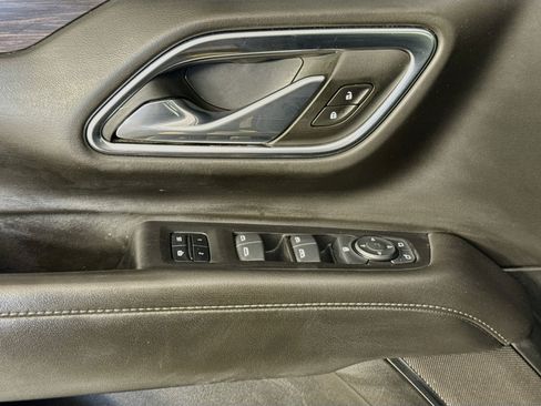 Used 2024 Chevrolet Suburban LT RWD image 20