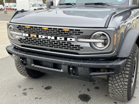 Used 2024 Ford Bronco Badlands image 11