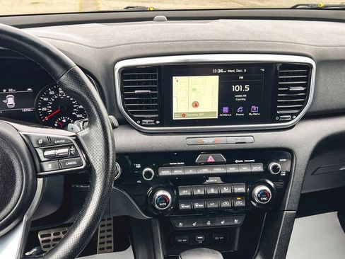 Used 2025 Kia Sportage EX image 17