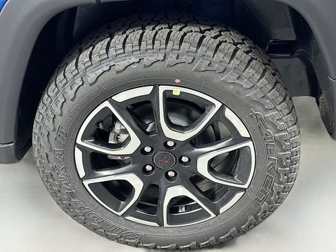 New 2026 Jeep Compass Trailhawk w/ Sun, Sound & Navigation Group image 9