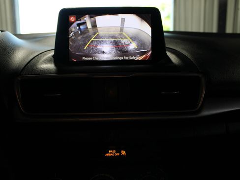 Used 2017 MAZDA MAZDA3 Sport w/ Preferred Equipment Package image 18