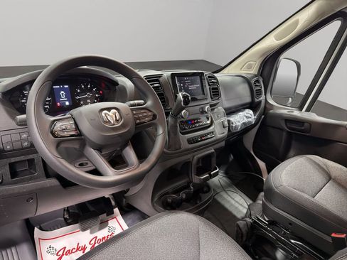 Used 2025 RAM ProMaster 2500 w/ Convenience Group FWD image 5