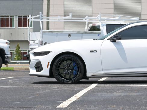 Used 2026 Ford Mustang GT Premium w/ GT Performance Package RWD image 5