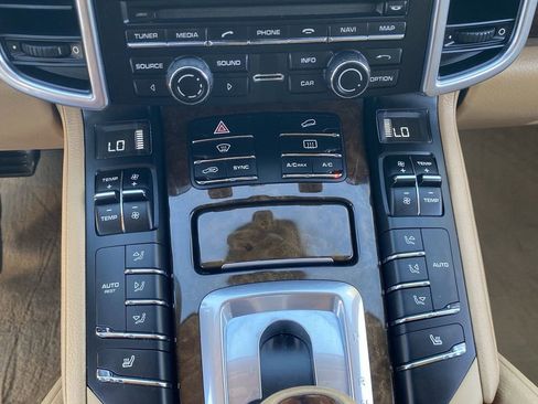 Used 2014 Porsche Cayenne S AWD/4WD image 30