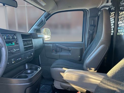 Used 2024 Chevrolet Express 2500 w/ Driver Convenience Package image 21
