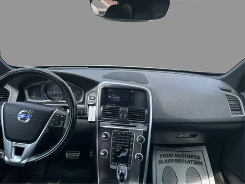 Used 2018 Volvo XC90 T6 Momentum w/ Convenience Package AWD/4WD image 39