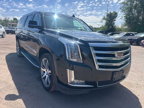 Used 2018 Cadillac Escalade ESV Luxury AWD/4WD image 7