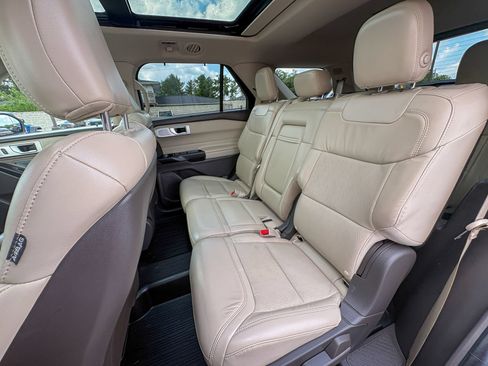 Used 2020 Ford Explorer Platinum AWD/4WD image 29
