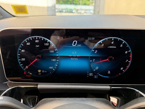 Used 2021 Mercedes-Benz GLA 250 4MATIC w/ Premium Package image 23