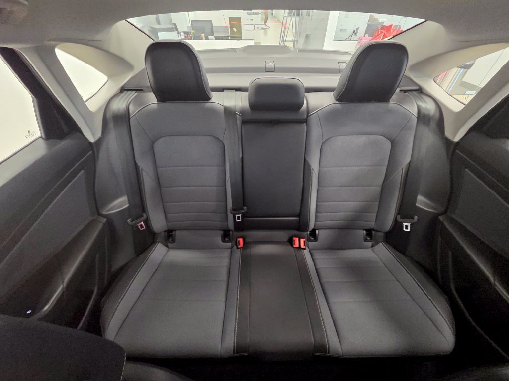Used 2025 Volkswagen Jetta SE FWD image 21