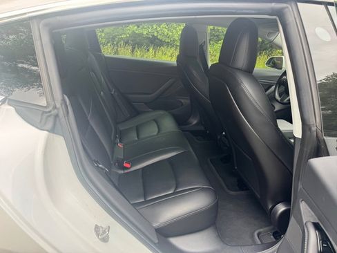 Used 2019 Tesla Model 3 Mid Range RWD image 15
