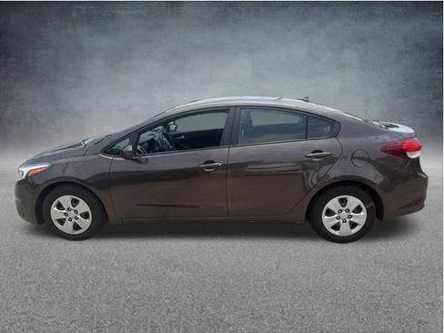 Used 2017 Kia Forte LX FWD image 9