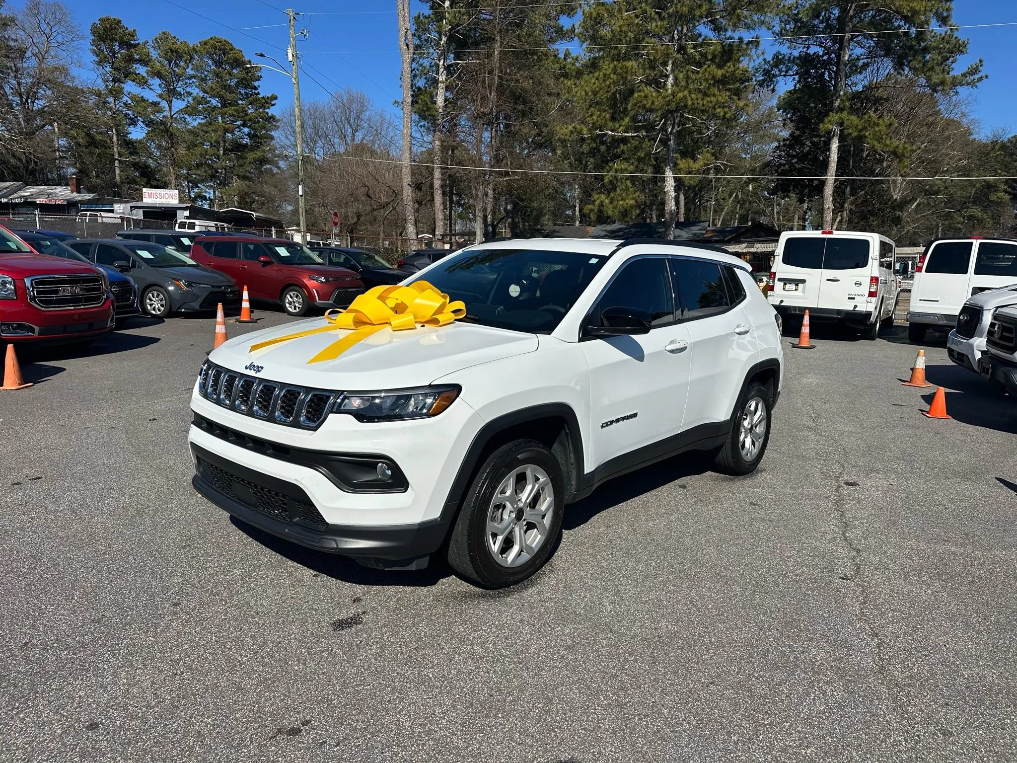 Used 2025 Jeep Compass Latitude AWD/4WD image 30