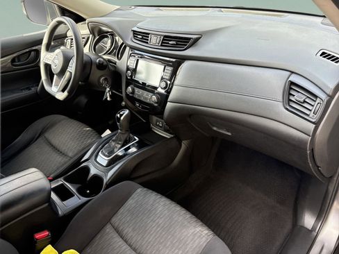 Used 2020 Nissan Rogue S FWD image 20