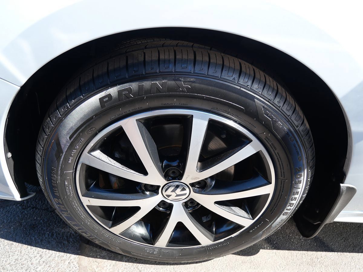Used 2018 Volkswagen Jetta SE FWD image 32