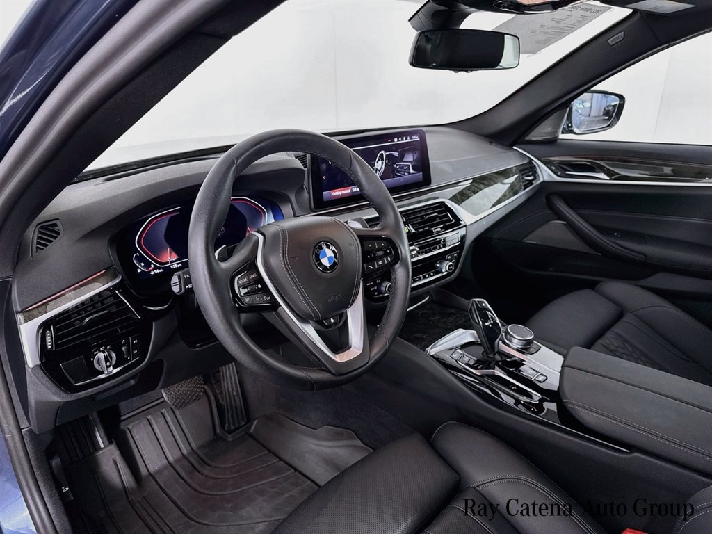 Used 2023 BMW 530i xDrive w/ Premium Package AWD/4WD image 9