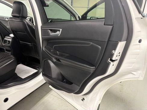 Used 2023 Ford Edge Titanium w/ Class II Trailer Tow Package AWD/4WD image 19