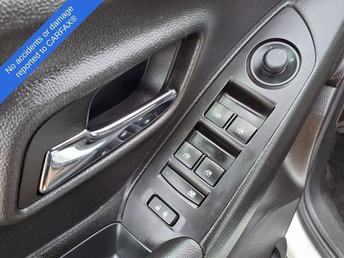 Used 2019 Chevrolet Trax LT w/ LT Convenience Package AWD/4WD image 16