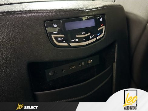 Used 2017 Cadillac Escalade Luxury AWD/4WD image 31
