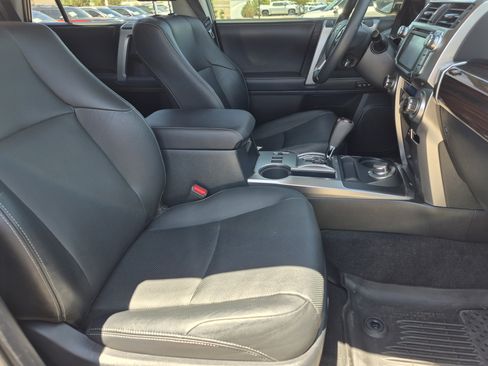 Used 2019 Toyota 4Runner Limited AWD/4WD image 23