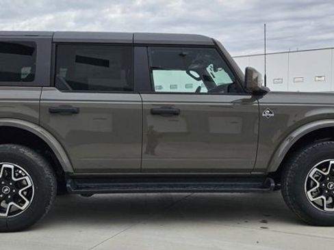 New 2026 Ford Bronco Outer Banks image 6