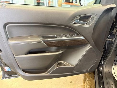 Used 2017 GMC Canyon SLE w/ Nightfall Edition image 19