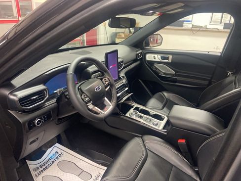 Used 2024 Ford Explorer ST w/ Equipment Group 401A image 8
