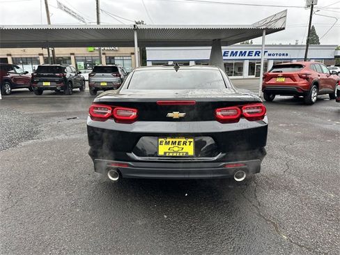 Used 2021 Chevrolet Camaro LT image 4