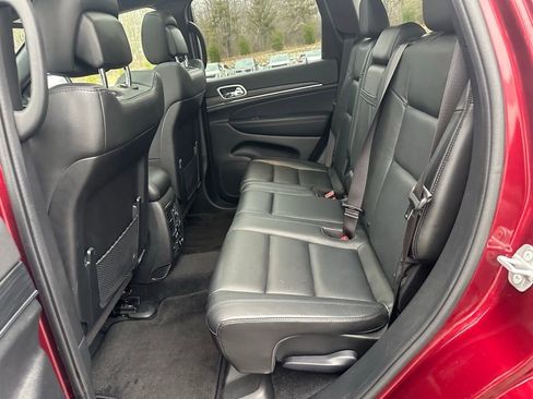 Used 2021 Jeep Grand Cherokee Limited w/ Luxury Group II image 17