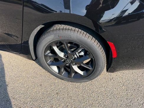 New 2026 Chrysler Pacifica Select w/ S Appearance Package image 8