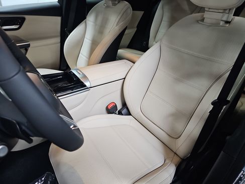 New 2026 Mercedes-Benz GLC 300 image 16