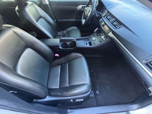 Used 2013 Lexus CT 200h image 21