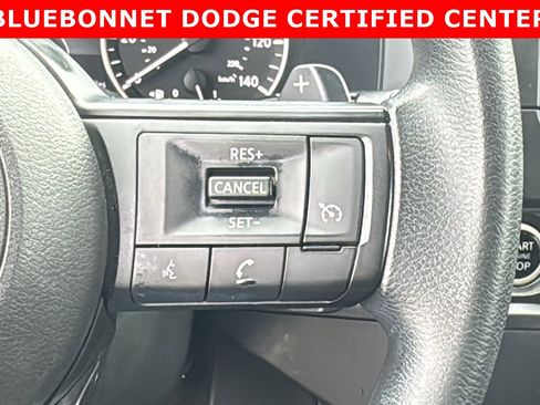 Used 2023 Nissan Pathfinder S image 24