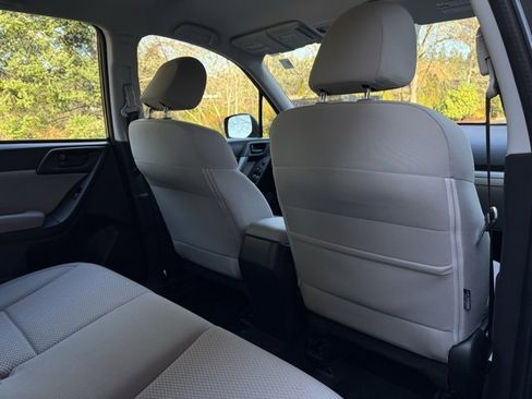 Used 2017 Subaru Forester 2.5i w/ Alloy Wheel Package image 25