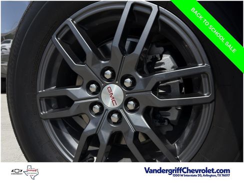 Used 2025 GMC Acadia Elevation FWD image 9