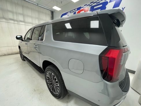 New 2026 GMC Yukon XL Elevation image 8