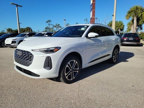 Certified 2025 Audi Q5 2.0T Premium w/ Convenience Package image 4