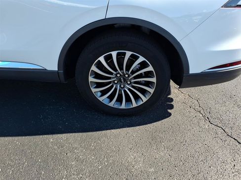 Used 2023 Lincoln Aviator AWD w/ Premium Package image 7