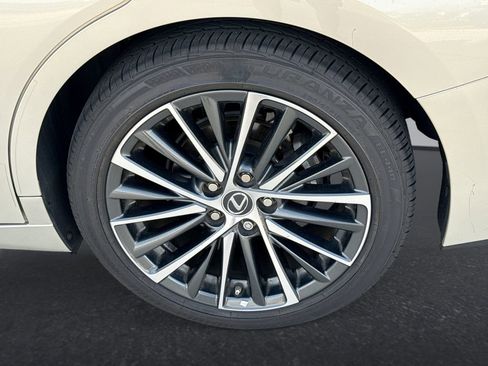 Used 2025 Lexus ES 350 w/ Premium Package FWD image 31