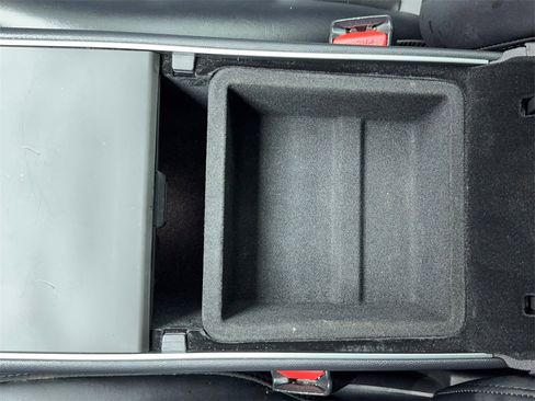 Used 2021 Tesla Model Y Long Range image 37