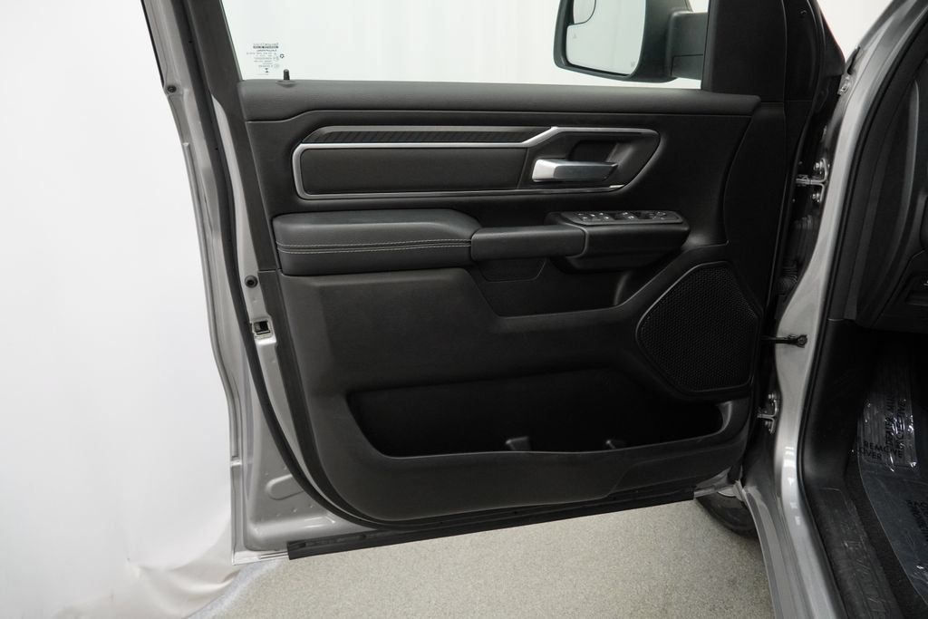 Used 2025 RAM 1500 Big Horn AWD/4WD image 32