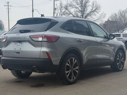 Used 2022 Ford Escape SE w/ SE Sport Appearance Package image 11