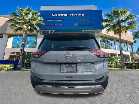 Used 2022 Nissan Rogue Platinum w/ Head-Up Display Package image 6