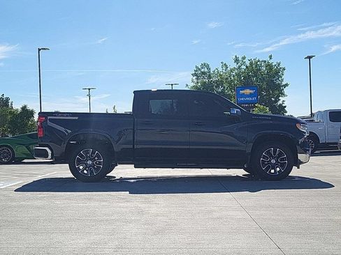 Used 2024 Chevrolet Silverado 1500 LT AWD/4WD image 9