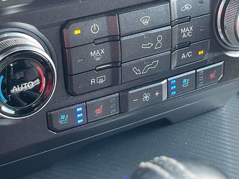 Used 2018 Ford F150 Lariat w/ Equipment Group 502A Luxury AWD/4WD image 41