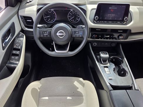Used 2023 Nissan Rogue SV FWD image 11