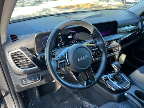 Used 2025 Kia Seltos S image 41